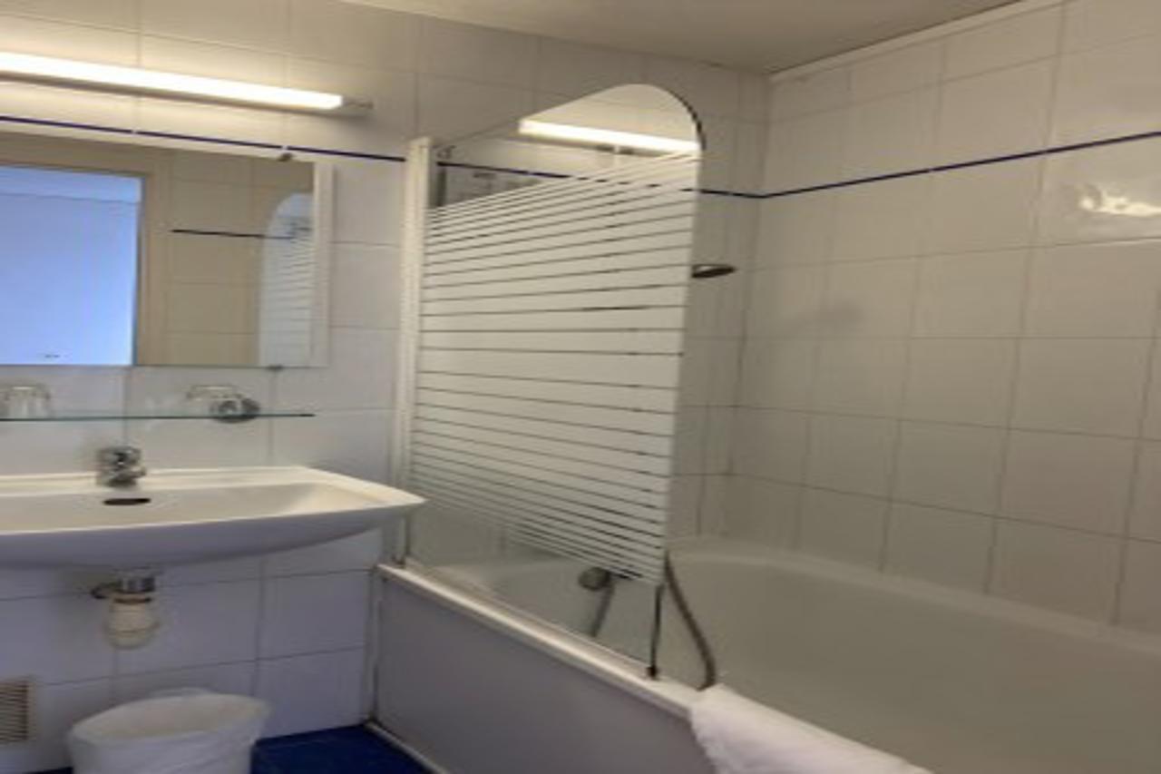 Shelder Hotel - Cherbourg En Cotentin - Equeurdreville Εξωτερικό φωτογραφία
